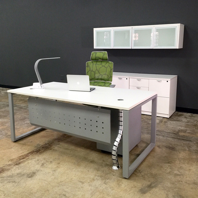 Contemporary Office Desk with Wood Modesty